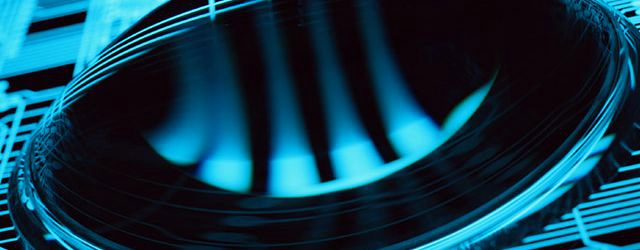 モデルを売り出す、通信を利用